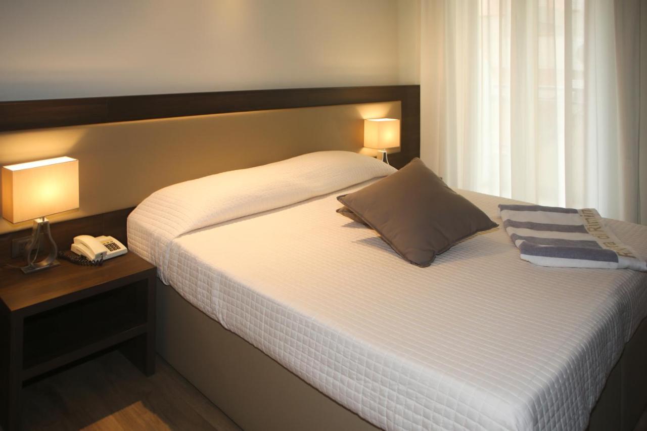 Hotel Dear Ріміні Екстер'єр фото