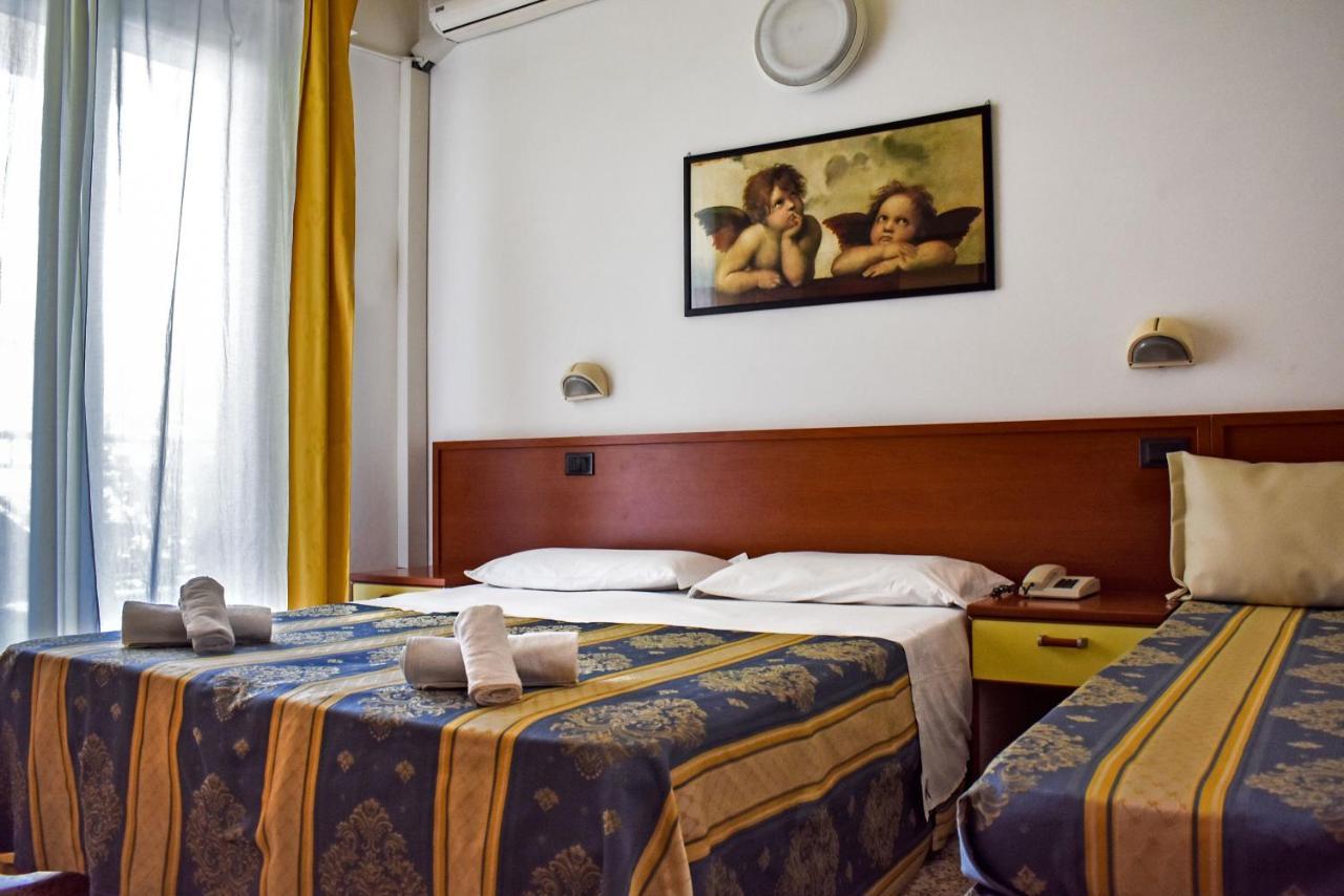 Hotel Dear Ріміні Екстер'єр фото